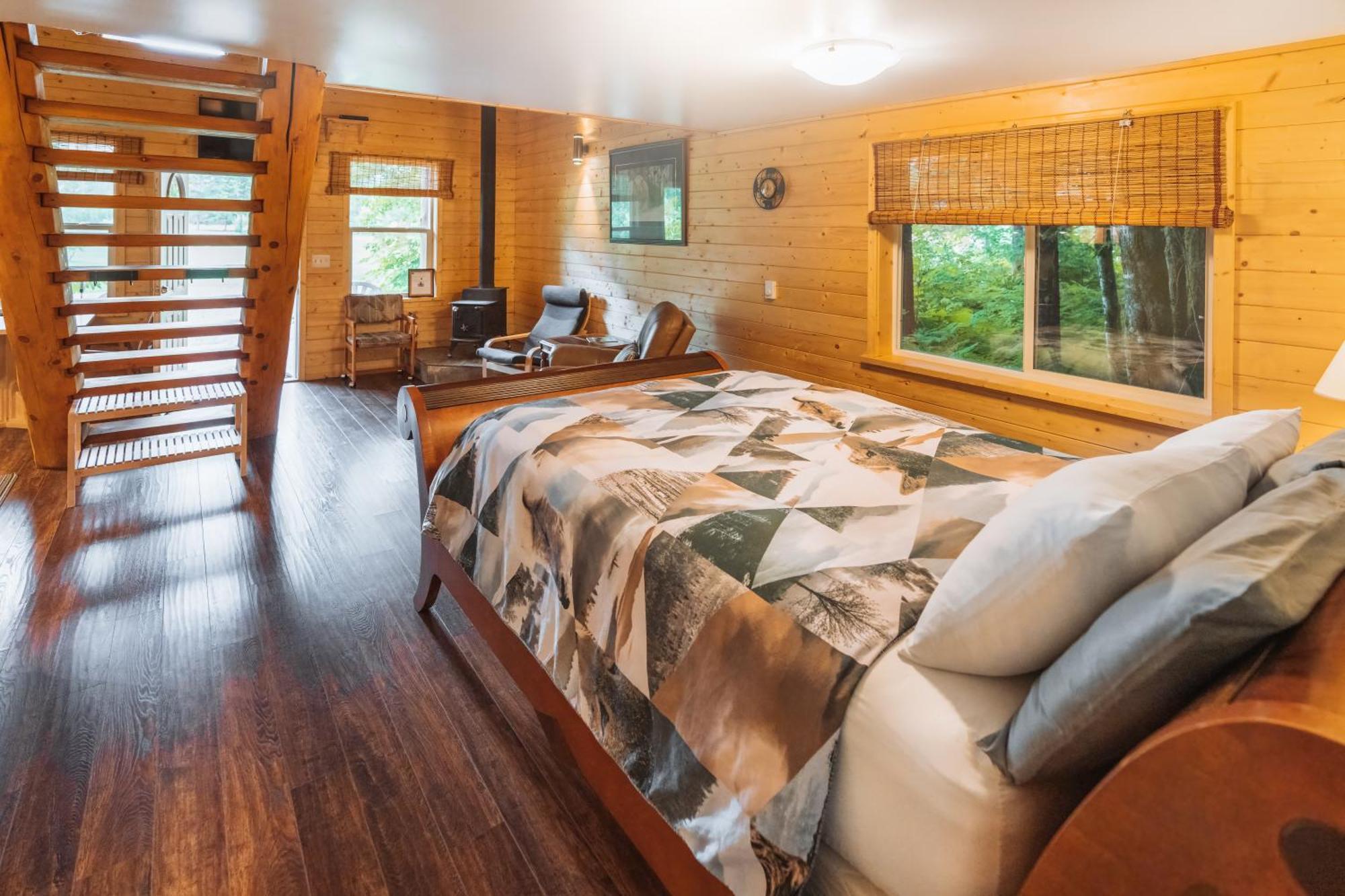 Bella Coola Grizzly Tours And Resort Hagensborg Exterior foto